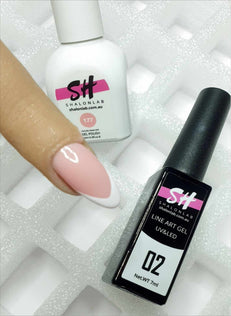 nail artist